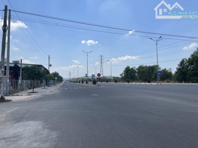 Bán Đất Mặt Tiền QL56 200m2 SHR thổ cư p.Tân Hải TP Phú Mỹ BRVT, Sát nhập TP HCM.
