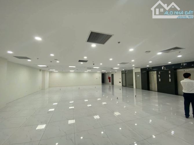 BÁN TOÀ BUILDING MP LẠC LONG QUÂN DT484M², 11 TẦNG, MT16.5M, 630 TỶ - VIEW HỒ TÂY