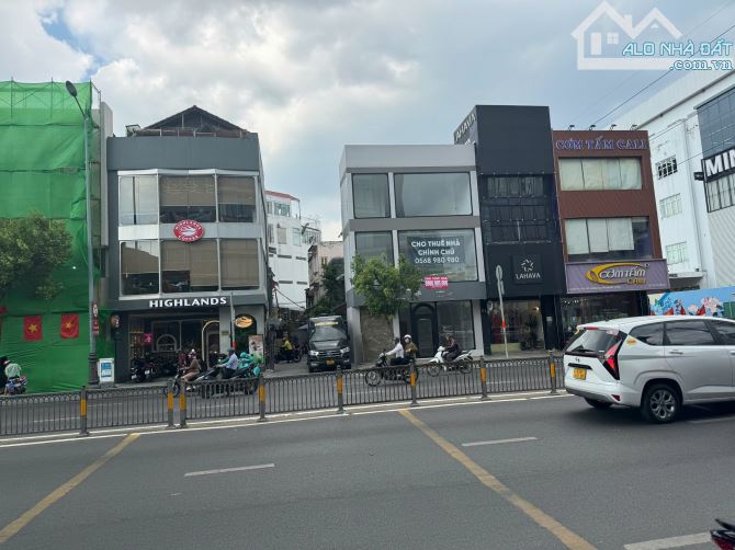 Bán căn góc 2MT Nguyễn Văn Trỗi, Q Phú Nhuận, DT 6,6 x 14m, KC 2 lầu, nhà trống dễ khai th