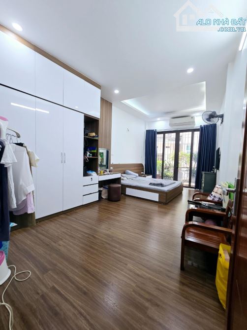 PHỐ CỔ BÊN CẠNH – NHÀ ĐẸP 6 TẦNG THANG MÁY – Ô TÔ VÀO NHÀ – KINH DOANH ĐỈNH – SỔ NỞ HẬU Bạ