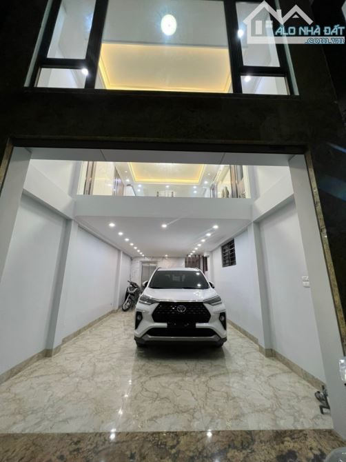 Bán nhà Bùi Xương Trạch, DT 50m2 x 7T, thang máy, lô góc, oto tránh, vị trí VIP, 15 tỷ 8
