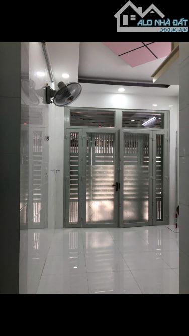 Nhà Nguyễn Trãi, P.7, Quận 5 – 3 tầng – Dòng tiền 13tr/tháng – HXH vài bước – DT 35.2m²