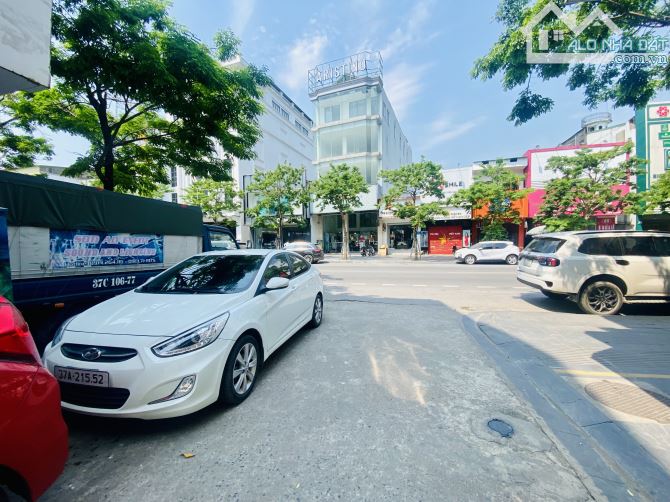 NHÀ ĐẸP 2 TẦNG CÁC QUẢNG TRƯỜNG 100M giá rẻ