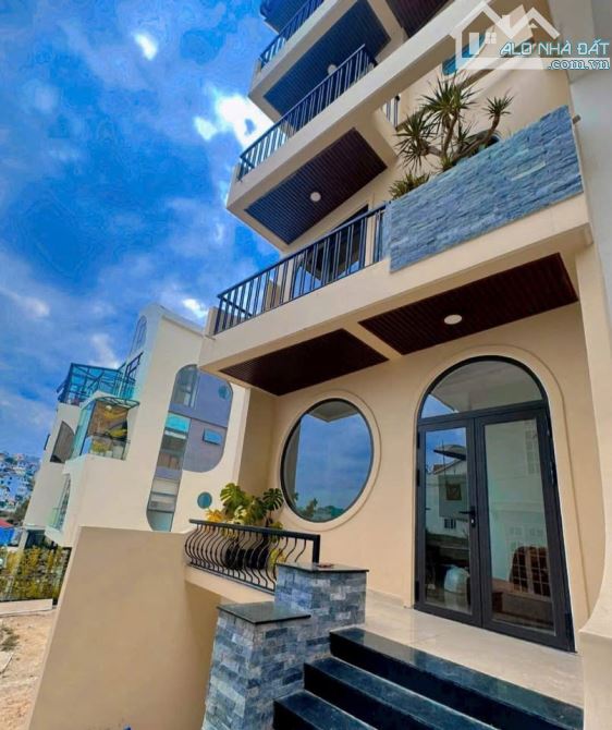 Nhà mới trung tâm Đà Lạt cách Hồ Xuân Hương 1km 67m2 ngang 5m 5 tầng