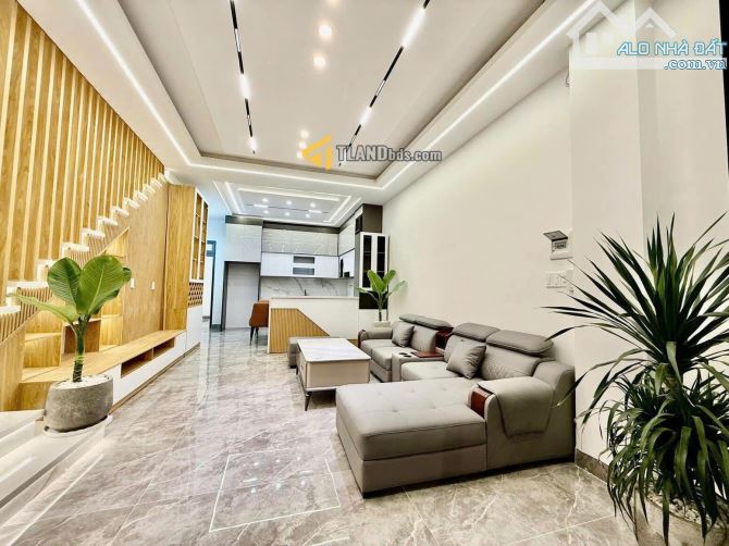 Chủ nhà dễ thương bán gấp căn nhà phố Cổ Loa, phường 2, Đà Lạt
