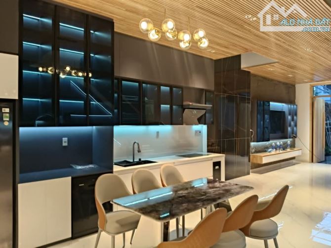 Nhà Bán Hòa Xuân, Đường Bùi Thiện Ngộ, Gần đường Võ Chí Công