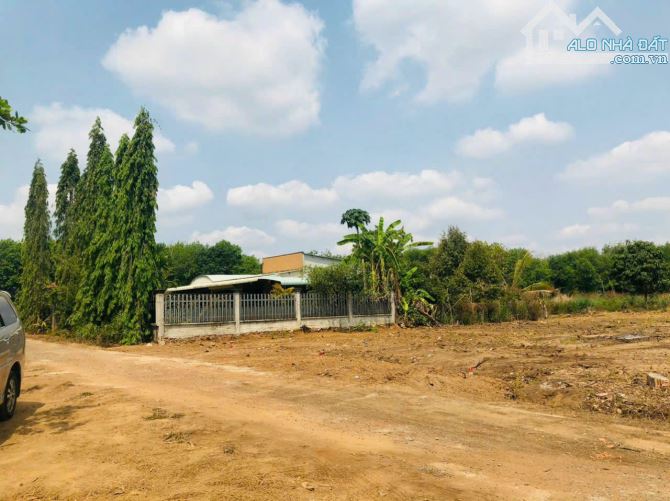 KẸT TIỀN SANG GẤP 1076M2 ĐẤT Ở THỊ XÃ BÌNH LONG GẦN KCN ĐANG HOẠT ĐỘNG. GIÁ 170 TRIỆU
