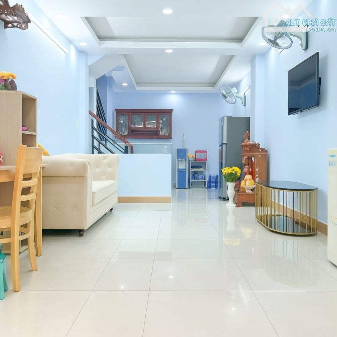 Thích hợp ở đông người hoặc làm CHDV, Hẻm xe hơi, 5 Tầng, 7Pn, Chỉ 5 Tỉ hơn