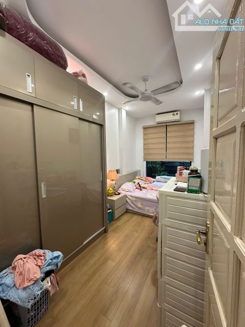 Chính Chủ Bán Nhà Tân Mai, Phân Lô, Vỉa Hè 2 Bên, Ô Tô Tránh, Giá 7,2 tỷ (Thương Lượng)