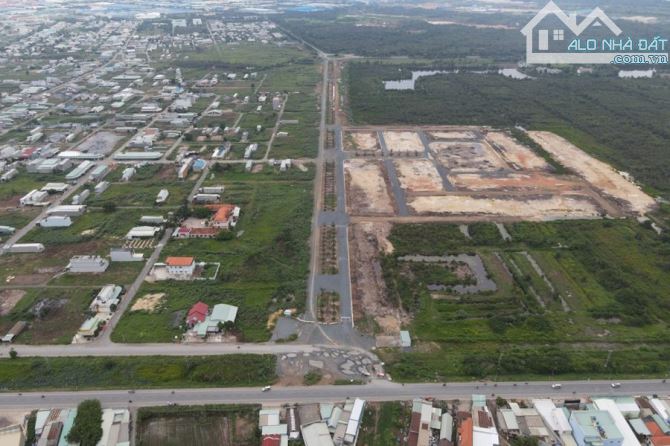 BÁN GẤP 28 LÔ ĐẤT NỀN GẦN KCN TÂN ĐỨC VỚI HƠN 7.212 HA