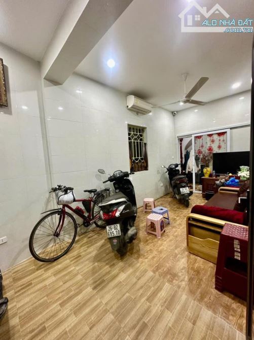 BÁN NHÀ KHƯƠNG TRUNG – THANH XUÂN, Ô TÔ TRÁNH – 2 THOÁNG .4 TẦNG – 5.68 TỶ