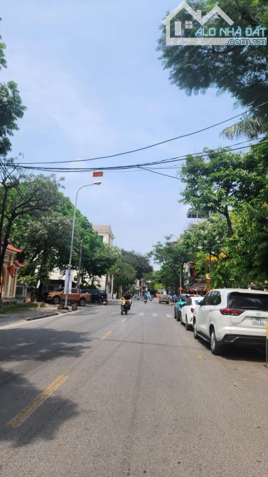 Gấp gấp đất 42m2 có nhà c4 loanh quanh 6 ty, ở ngay tại khu đô thị văn quán - nguyễn khuyế