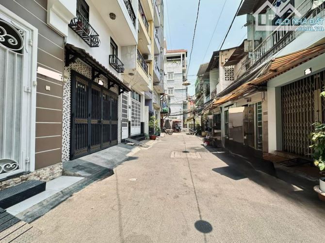 Bán Toà CHDV HXH Lê Văn Sỹ Q3 DT 4.5x17m 5 tầng BTCT HĐ khoáng 60tr chỉ hơn 13 tỷ !