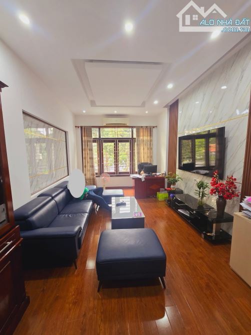 BÁN NHÀ NGUYỄN VĂN HUYÊN, Ô TÔ TRÁNH, KINH DOANH, THANG MÁY CHỜ, DT 66m x 5T, CHỈ 24.9TỶ