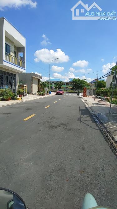 BÁN GẤP 170m2 2TỶ2 MẶT TIỀN PHÙNG HƯNG GẦN NGAY SIÊU THỊ ĐIỆN MÁY XANH