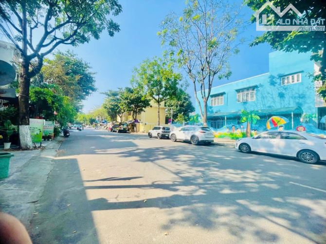 Bán Nhà Dương Thị Xuân Quý - 2 Tầng - Gần Biển Mỹ Khê - 102m2 - Thuê 20Trieu - 9Tỷ8.