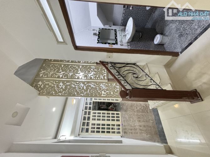 73m2, 2 tầng, khu vip biệt thự, Ng Xí, P13, Chỉ nhỉnh 10T còn TL