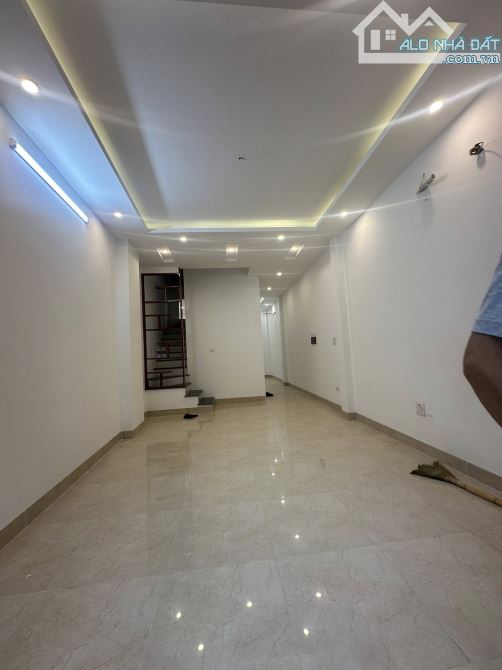 BÁN NHÀ Đại Từ 6 tầng thang máy, dt 51m2, mt 3.7m, 12.3 tỷ