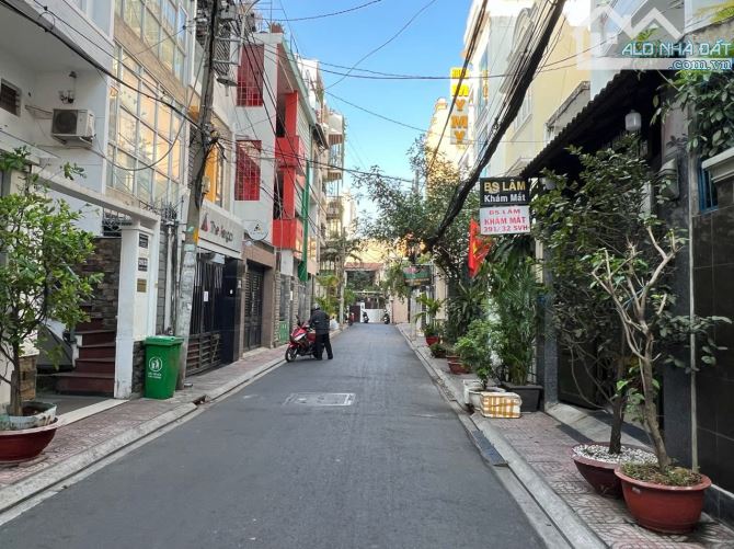 Hẻm Xe Hơi Trường Chinh, P.14, Tân Bình. DT: 8x20m, nhà cũ tiện xây giá bán 19.5 tỷ