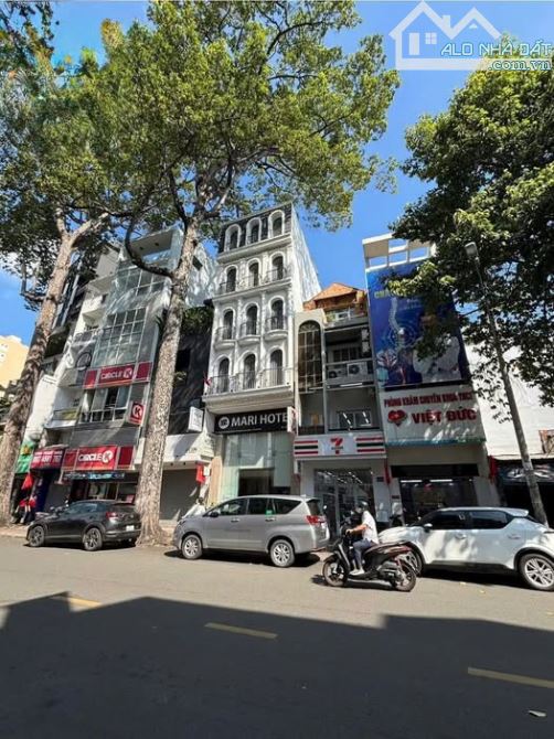 Bán Hotel - 27p - MT Bùi Thị Xuân, P.PNL, Q.1 - DT: 5,5m x 18m - Giá: 110 Tỷ