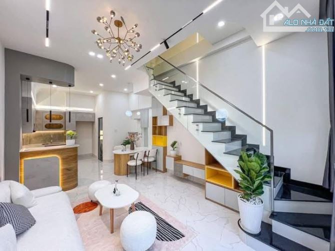 🏠 BÁN GẤP! BÁN NHÀ HOA LAN 4.2M X 21M = 84M² | 1 TRỆT 1 LỬNG 3 LẦU | 5PN | GẦN BIỆT THỰ