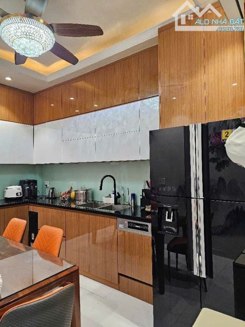 (MẶT PHỐ) Bán nhà mặ phố Mai Anh Tuấn 55mx6 SỔ VUÔNG KD view hồ 20 tỷ siêu hiếm Đống Đa
