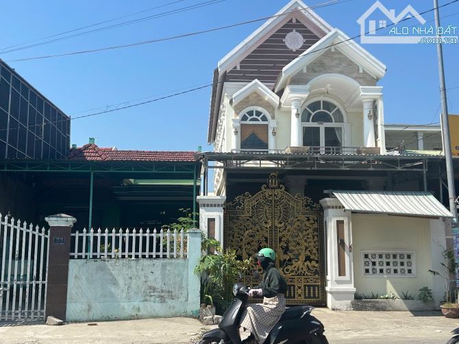 Bán nhà mặt tiền đường Đồng Khởi Diên Khánh ngang 7m gần chợ Thành