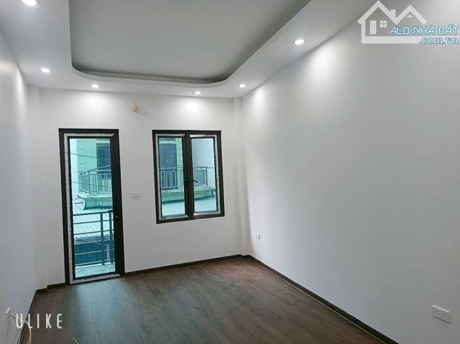 Bán nhà Đại Mỗ, Năm Từ Liêm, DT 30, 5 tầng, giá 6.2 tỷ.