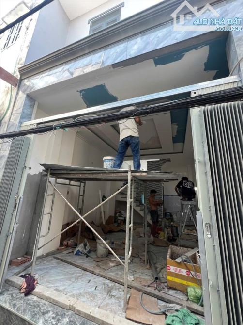 Bán nhà hẻm Phạm Thế Hiển Phường 6 Quận 8. Nhà nở hậu - 3.7 Tỷ - 3 tấm