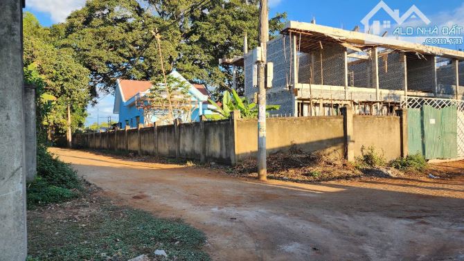 Đất hẻm Vành Đai 14/26 Eatu bên cạnh trường Ngô Mây