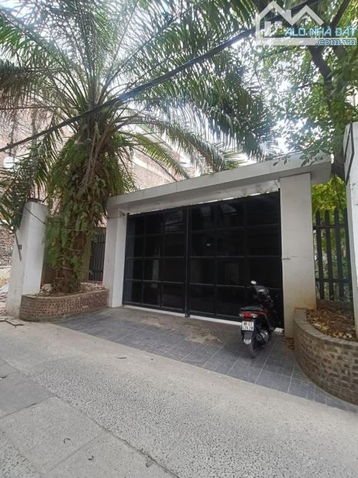 Liễu Giai 380M2 Mặt Tiền 10M 93 Tỷ Full Thổ Cư Ô TÔ Tránh Đỗ Xây Building