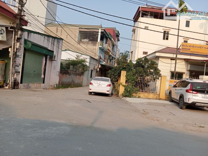 BÁN NHÀ YÊN VĨNH TRUNG TÂM CỦA KIM CHUNG - CẠNH TRẠM XÁ KIM CHUNG - 10 M RA ĐƯỜNG Ô TÔ TRÁ