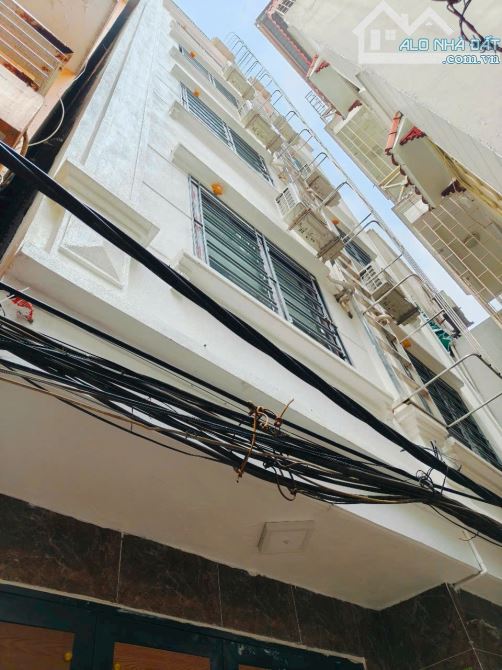 Toà CCMN xây mới 7 tầng thang máy 279 Đội Cấn, 15 căn hộ dòng 80 tr/tháng. Giá 15.6 tỷ