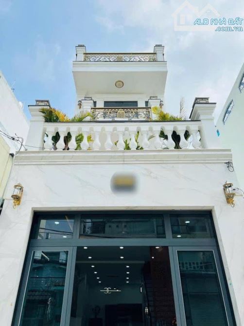 Bán căn nhà ở đường Hà Huy Giáp, phường Thạnh Lộc, quận 12, giá 2 tỷ 300 triệu.
