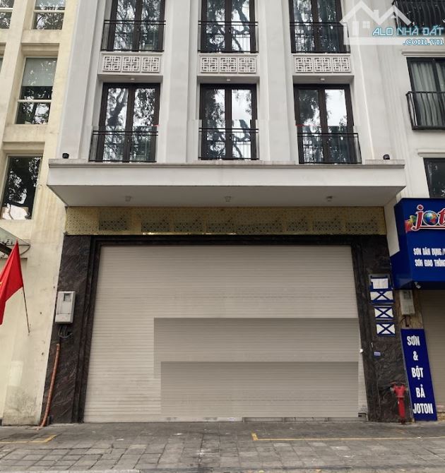 Cho thuê mặt phố TRUNG KÍNH 100m2 x 4 tầng, mặt tiền 8m