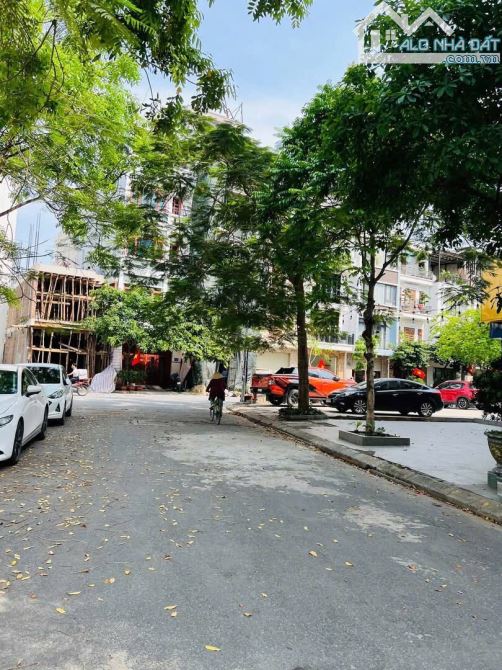 Bán lô góc dân sinh cực đẹp sau Quận Uỷ Sở Dầu, Hồng Bàng, Hải Phòng. 8,5 tỷ