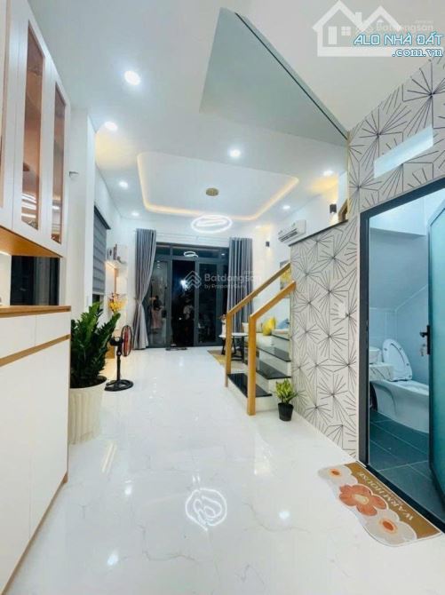 BÁN NHÀ HUỲNH VĂN BÁNH, 3 PN, ĐANG CHO THUÊ 16TR.