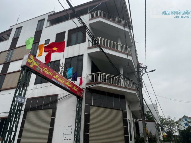 LÔ GÓC SẴN NHÀ 3 TẦNG TẰNG MY NAM HỒNG ĐÔNG ANH