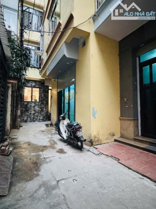 NỞ HẬU - GÓC 3 THOÁNG - GẦN PHỐ - VŨ TRỌNG PHỤNG - PHÙ HỢP XÂY CCMN