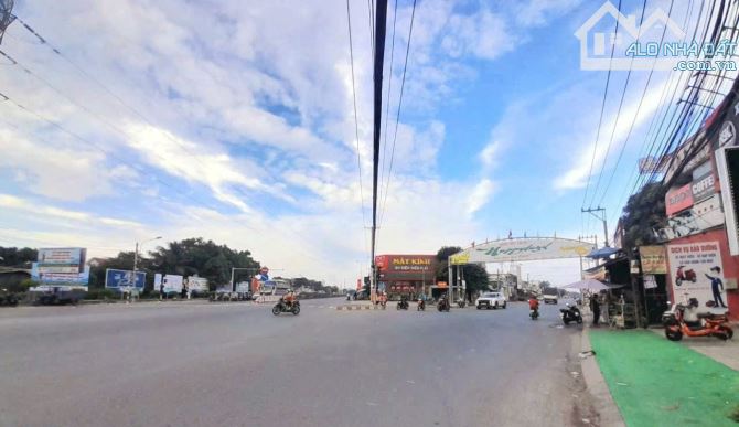 Siêu Phẩm, 1000m2 đất có 200m2 thổ cư View Kênh chỉ 1.55 tỷ