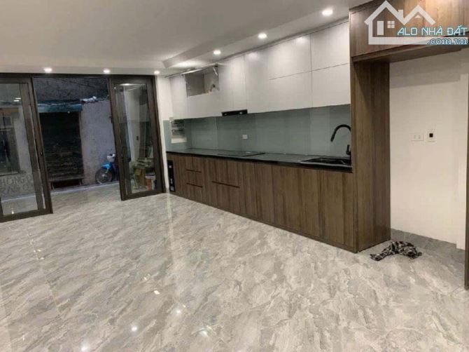 Thái Hà 43m2 5 tầng 9.6 tỷ oto vào nhà