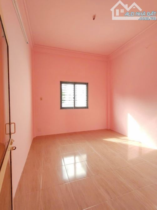 Cho thuê nhà mặt tiền 1 trệt 2 lầu đường nguyễn việt hồng