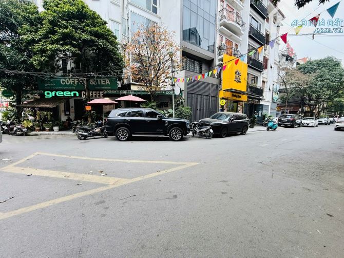 TRUNG KÍNH (LỚN) DT 81M x 5 TẦNG_CÁCH MẶT PHỐ 5M_VỈA HÈ RỘNG_Ô TÔ TRÁNH_2 MẶT NGÕ.32 TỶ
