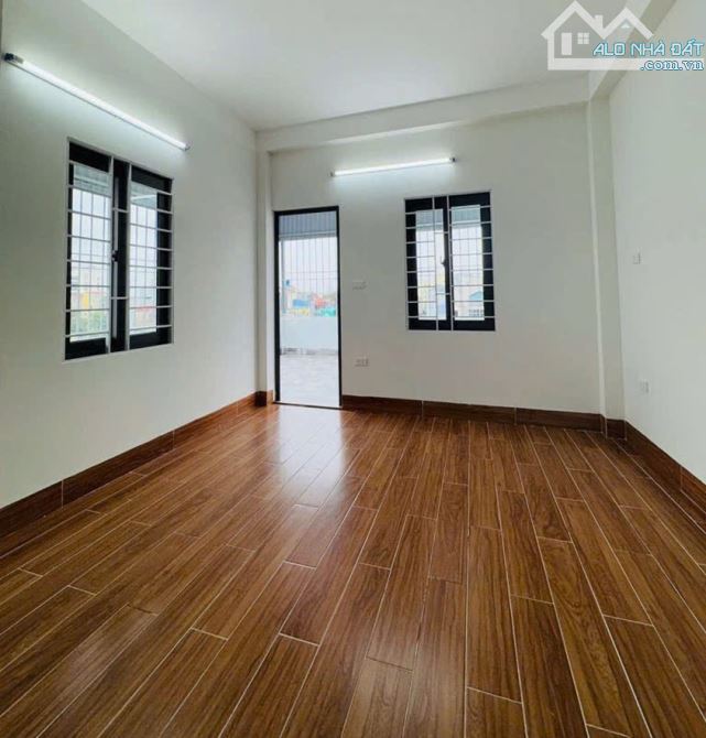 🚨 NHÀ 6 TẦNG - THANG MÁY – 52M2 – 3 MẶT THOÁNG- GIA THỤY - LONG BIÊN