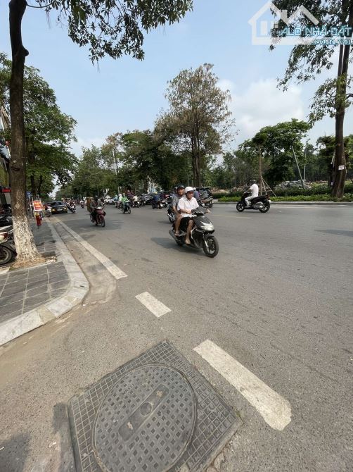 CẦN BÁN NHÀ PHỐ THANH NHÀN -  HAI BÀ TRƯNG  Ô TÔ SÁT CỬA  KINH DOANH CHO THUÊ CỰC HÓT