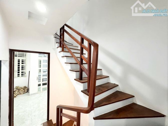 1 trệt 3 lầu Huỳnh Tấn Phát, 3,2x9m, chỉ 2,5 tỷ sân thượng trước sau, nội thất cao cấp