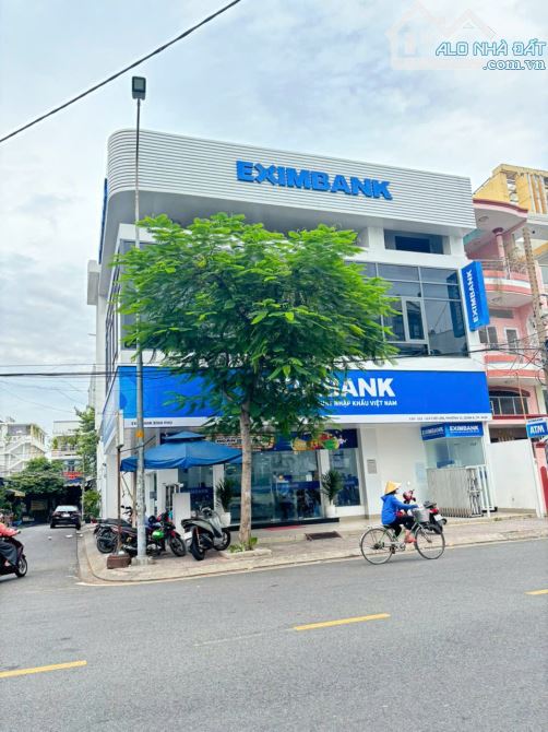 BÁN NHÀ GÓC 2 MẶT TIỀN TRẦN PHÚ, QUẬN 5 - 2 CHIỀU - DT 6x20M NH 10M - 2 TẦNG - GIÁ 43 TỶ