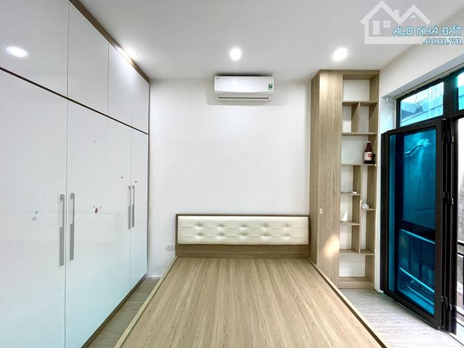 Ngõ Chợ Khâm Thiên Đống Đa. DT 24m2, 4 Tầng, Mặt Tiền 3.2. Giá 4.95 Tỷ