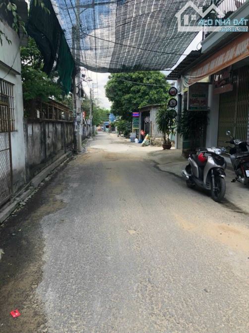 Bán nhà góc 2 mặt tiền kinh doanh gần trạm y tế phường Trảng Dài giá 3ty150