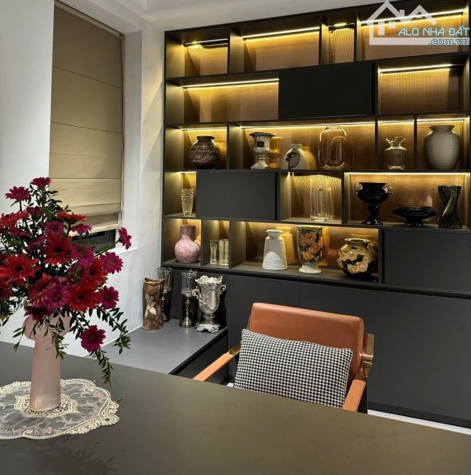 Bán biệt thự Khả Lễ, tp Bắc Ninh căn độc lập 240m2, full đồ nội thất nhập khẩu giá 32.8 tỷ
